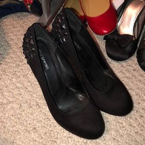 Black heels w studs